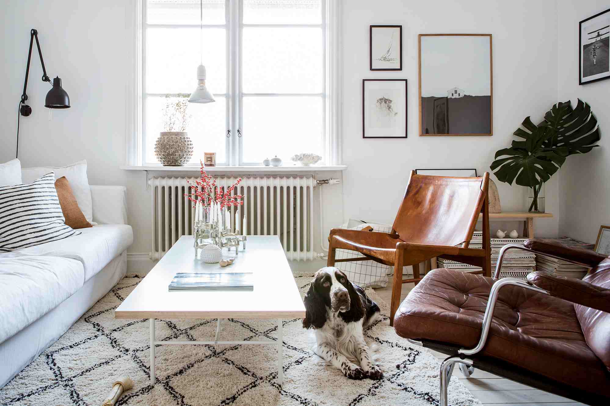 Scandi-Styled-Small-Living-Room-Low-Sight-58deaa1b3df78c5162ed09bd